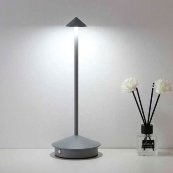 LAMPARA DE MESA METALICA...